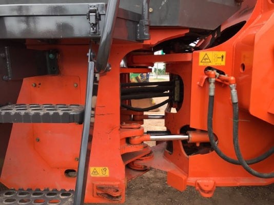 ขายรถตักล้อยาง HITACHI ZW220 (เทียบเท่า WA380-6) รถนอกนำเข้าจากญี่ปุ่น สภาพสวยพร้อมใช้ มีVDOการทำงานครับ ขายรถตักล้อยาง HITACHI ZW220 (เทียบเท่า WA380-6) รถนอกนำเข้าจากญี่ปุ่น สภาพสวยพร้อมใช้ มีVDOการทำงานครับ