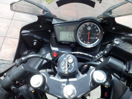 ขาย Yamaha R15 ปี 58 ปลายปี สภาพเครื่องเดีเดิมๆ ภายนอกมีรอยล้มนิดหน่อยด้านซ้ายและขวาตามรูปแปะเบาๆ ไม่ได้ล้มยาว ปีประกันชั้น 1 หมดปีหน้า ยางนอกหน้าและหลังดอกเต็ม ของเดิม รถวิ่งไปสองหมื่นกว่าๆ เล่มพร้อมชุดโอน ขาย Yamaha R15 ปี 58 ปลายปี สภาพเครื่องเดีเดิมๆ ภายนอกมีรอยล้มนิดหน่อยด้านซ้ายและขวาตามรูปแปะเบาๆ ไม่ได้ล้มยาว ปีประกันชั้น 1 หมดปีหน้า ยางนอกหน้าและหลังดอกเต็ม ของเดิม รถวิ่งไปสองหมื่นกว่าๆ เล่มพร้อมชุดโอน
