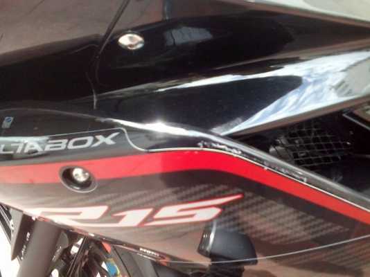 ขาย Yamaha R15 ปี 58 ปลายปี สภาพเครื่องเดีเดิมๆ ภายนอกมีรอยล้มนิดหน่อยด้านซ้ายและขวาตามรูปแปะเบาๆ ไม่ได้ล้มยาว ปีประกันชั้น 1 หมดปีหน้า ยางนอกหน้าและหลังดอกเต็ม ของเดิม รถวิ่งไปสองหมื่นกว่าๆ เล่มพร้อมชุดโอน