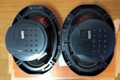 ขายโลโก้ JBL รุ่น TM Series สีทองของแท้บริษัทมหาจักรเลย ขายโลโก้ JBL รุ่น TM Series สีทองของแท้บริษัทมหาจักรเลย
