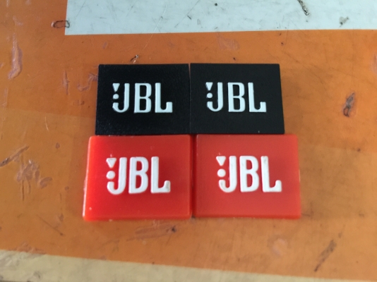 ขายโลโก้ JBL รุ่น TM Series สีทองของแท้บริษัทมหาจักรเลย ขายโลโก้ JBL รุ่น TM Series สีทองของแท้บริษัทมหาจักรเลย