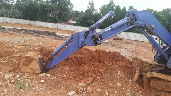 รถแบคโฮ KOMATSU PC - 75 UU. สนใจติดต่อ 081 - 9706989