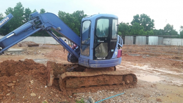 รถแบคโฮ KOMATSU PC - 75 UU. สนใจติดต่อ 081 - 9706989