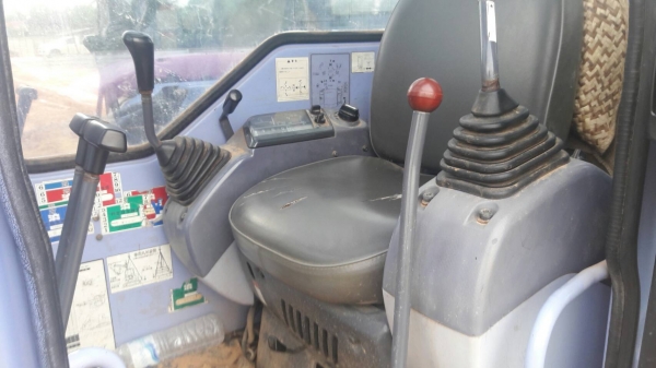 รถแบคโฮ KOMATSU PC - 75 UU. สนใจติดต่อ 081 - 9706989 รถแบคโฮ KOMATSU PC - 75 UU. สนใจติดต่อ 081 - 9706989