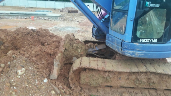 รถแบคโฮ KOMATSU PC - 75 UU. สนใจติดต่อ 081 - 9706989 รถแบคโฮ KOMATSU PC - 75 UU. สนใจติดต่อ 081 - 9706989