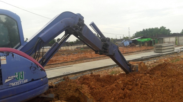 รถแบคโฮ KOMATSU PC - 75 UU. สนใจติดต่อ 081 - 9706989