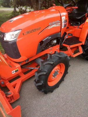 รถไถคูโบต้าL3608SP รถเกรดเอ สวยมากๆ #เหมือนได้รถใหม่  ((เพลาพีทีโอไม่เคยใช้งาน)) #ใช้งานน้อยมากเพียง237 ชม. #มาพร้อมอุปกรณ์ครบมือ