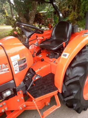 รถไถคูโบต้าL3608SP รถเกรดเอ สวยมากๆ #เหมือนได้รถใหม่  ((เพลาพีทีโอไม่เคยใช้งาน)) #ใช้งานน้อยมากเพียง237 ชม. #มาพร้อมอุปกรณ์ครบมือ