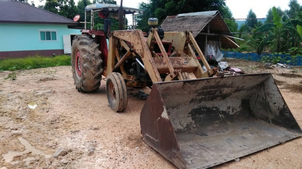 รถไถแม็กซี165เพลาเหลื่อมท่อขวาพร้อมตัวตัก รถไถแม็กซี165เพลาเหลื่อมท่อขวาพร้อมตัวตัก