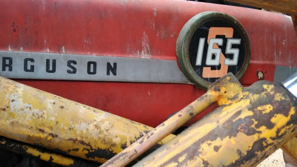 รถไถแม็กซี165เพลาเหลื่อมท่อขวาพร้อมตัวตัก รถไถแม็กซี165เพลาเหลื่อมท่อขวาพร้อมตัวตัก