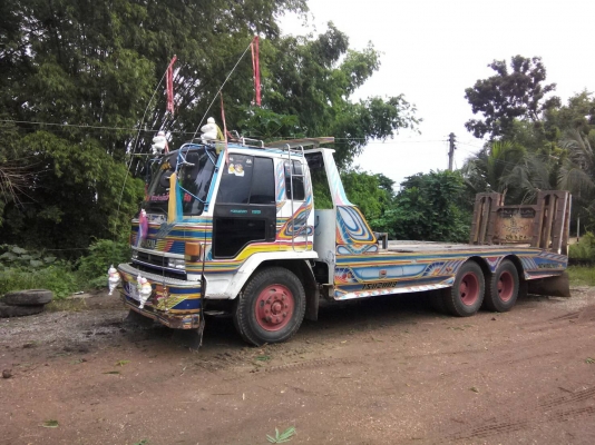 ขายสิบล้อlzuuRocky