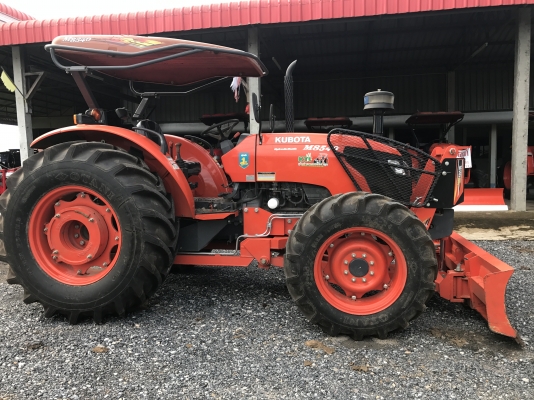 ขายรถไถคูโบต้า M8540(4WD)2เพลา สภาพเหมือนใหม่ ใช้แค่ตัดหญ้าในสวน ทำงาน362 ชั่วโมง  จดทะเบียนปีรถปี 58  ขายราคา 898,000 บาท อุปกรณ์ใบดันหน้าและผานไถบุกเบิก  สนใจโทร 081-9136451 , 087-8390653 ขอดูรูปเพิ่มเติมได้ทาง line:bow6451 ค่ะ  ราคาพร้อมจัดส่งฟรีค่ะ เล