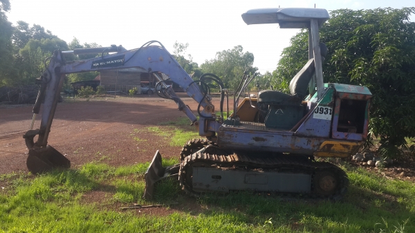 ขายKOMATSU PC20-3 ช่วงล่างทำมาใหม่