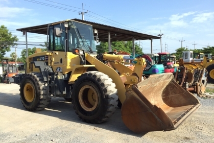 ขาย KOMATSU WA270-5 โทร.090-986-2521 อ๊อบ