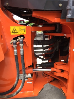 ขายรถสวยนำเข้า HITACHI ZW220-5B นำเข้าจากญี่ปุ่น สวยจัด โทร.090-986-2521 อ๊อบ