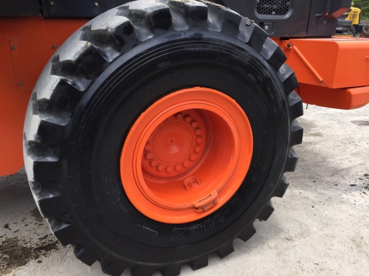 ขายรถสวยนำเข้า HITACHI ZW220-5B นำเข้าจากญี่ปุ่น สวยจัด โทร.090-986-2521 อ๊อบ