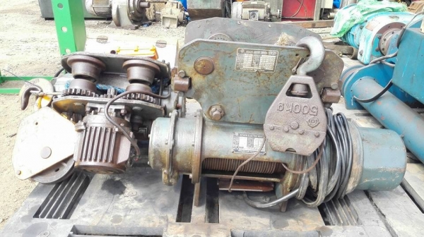 ** SOLD ** รอกสลิงไฟฟ้าญี่ปุ่น Hitachi &amp; Nippon 500 kg 4 ทิศทาง ไฟ 380V ยกลงใหม่ๆสภาพสวยพร้อมใช้