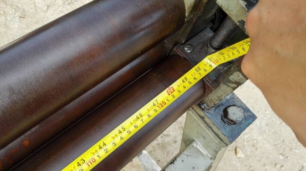 ** SOLD ** เครื่องม้วนมือหมุน 4 ฟุต 120 cm เพลา 3" ม้วนไม่เกิน 2 mm สภาพสวยพร้อมใช้ ** SOLD ** เครื่องม้วนมือหมุน 4 ฟุต 120 cm เพลา 3" ม้วนไม่เกิน 2 mm สภาพสวยพร้อมใช้