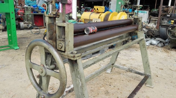 ** SOLD ** เครื่องม้วนมือหมุน 4 ฟุต 120 cm เพลา 3" ม้วนไม่เกิน 2 mm สภาพสวยพร้อมใช้ ** SOLD ** เครื่องม้วนมือหมุน 4 ฟุต 120 cm เพลา 3" ม้วนไม่เกิน 2 mm สภาพสวยพร้อมใช้