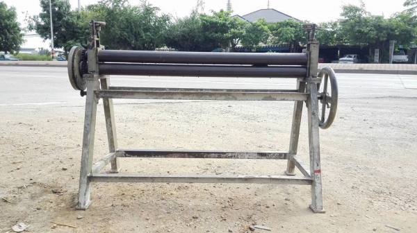 ** SOLD ** เครื่องม้วนมือหมุน 4 ฟุต 120 cm เพลา 3" ม้วนไม่เกิน 2 mm สภาพสวยพร้อมใช้ ** SOLD ** เครื่องม้วนมือหมุน 4 ฟุต 120 cm เพลา 3" ม้วนไม่เกิน 2 mm สภาพสวยพร้อมใช้