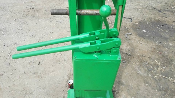 ** SOLD ** แท่นอัดไฮดรอลิคของ T.M.C. ขนาด 30 ตัน ของแท้ไม่โหลไม่บางสภาพสวยของครบพร้อมใช้