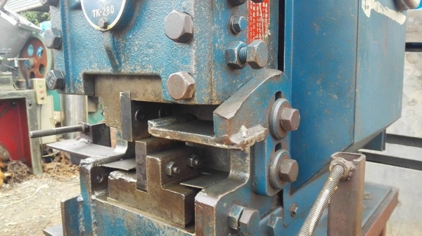 ** SOLD ** เครื่องตัดเหล็กเส้นญี่ปุ่นระบบเฟือง TK JAPAN ตัด 12 มม ไฟ 380V พร้อมใช้ ** SOLD ** เครื่องตัดเหล็กเส้นญี่ปุ่นระบบเฟือง TK JAPAN ตัด 12 มม ไฟ 380V พร้อมใช้