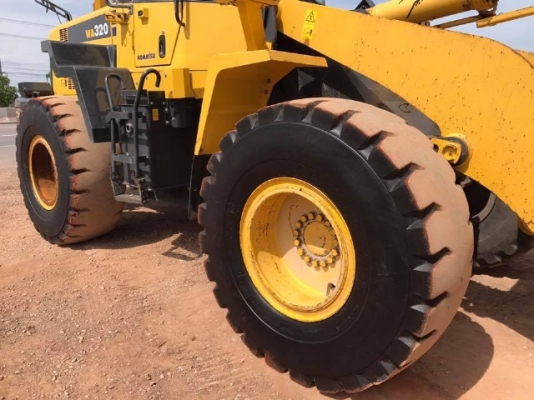 ขายรถตักล้อยาง KOMATSU WA320-6 ปี 2013 รถนอกนำเข้าจากญี่ปุ่น สภาพสวยพร้อมใช้ มีVDOการทำงานครับ