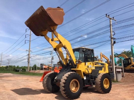ขายรถตักล้อยาง KOMATSU WA320-6 ปี 2013 รถนอกนำเข้าจากญี่ปุ่น สภาพสวยพร้อมใช้ มีVDOการทำงานครับ