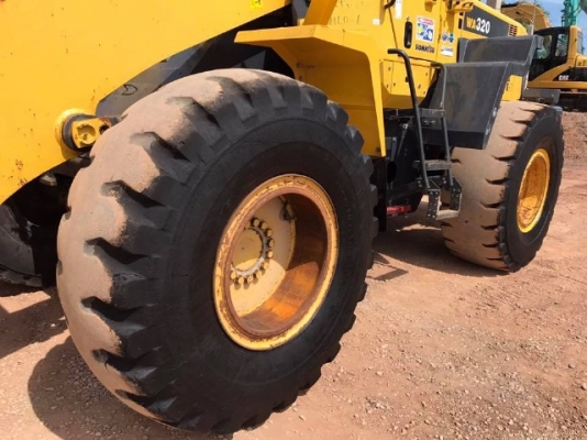 ขายรถตักล้อยาง KOMATSU WA320-6 ปี 2013 รถนอกนำเข้าจากญี่ปุ่น สภาพสวยพร้อมใช้ มีVDOการทำงานครับ