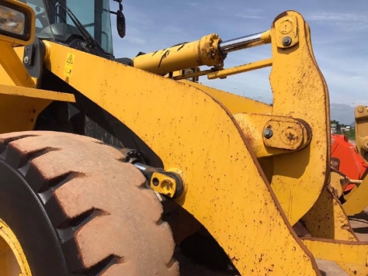 ขายรถตักล้อยาง KOMATSU WA320-6 ปี 2013 รถนอกนำเข้าจากญี่ปุ่น สภาพสวยพร้อมใช้ มีVDOการทำงานครับ