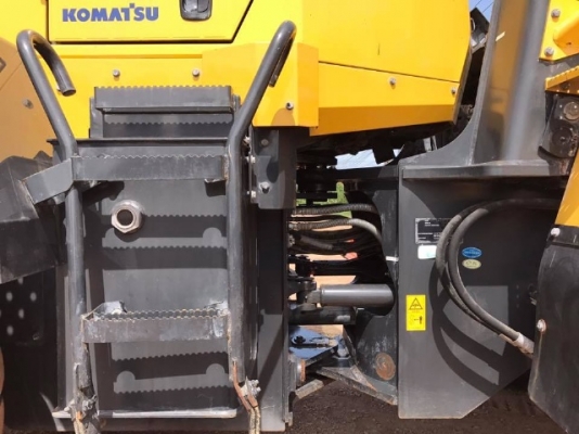 ขายรถตักล้อยาง KOMATSU WA320-6 ปี 2013 รถนอกนำเข้าจากญี่ปุ่น สภาพสวยพร้อมใช้ มีVDOการทำงานครับ