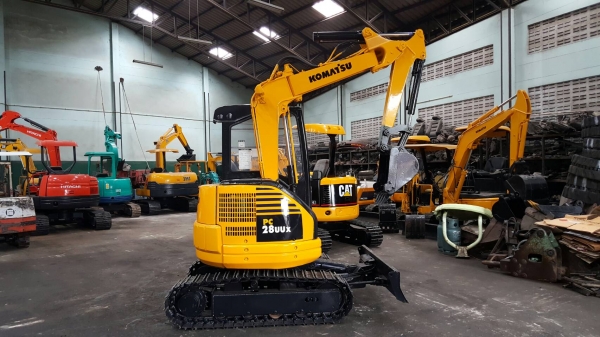 ขาย รถขุด KOMATSU รุ่น PC28UU-2- มือสองญี่ปุ่น แทรกเหล็ก สวยพร้อมใช้งาน ทำงานดี ทุกระบบ  มือถือ/LINE ID : 0818753444