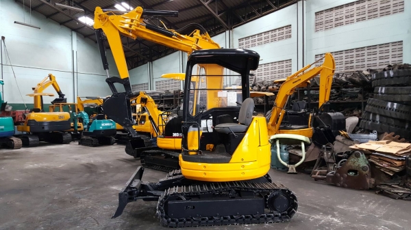 ขาย รถขุด KOMATSU รุ่น PC28UU-2- มือสองญี่ปุ่น แทรกเหล็ก สวยพร้อมใช้งาน ทำงานดี ทุกระบบ  มือถือ/LINE ID : 0818753444