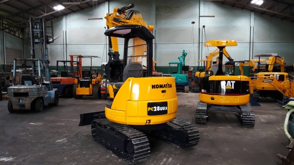 ขาย รถขุด KOMATSU รุ่น PC28UU-2- มือสองญี่ปุ่น แทรกเหล็ก สวยพร้อมใช้งาน ทำงานดี ทุกระบบ  มือถือ/LINE ID : 0818753444