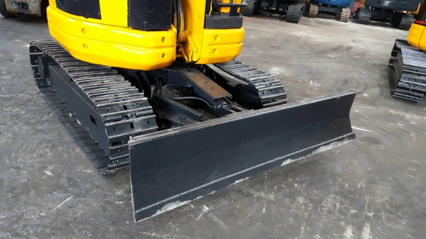 ขาย รถขุด KOMATSU รุ่น PC28UU-2- มือสองญี่ปุ่น แทรกเหล็ก สวยพร้อมใช้งาน ทำงานดี ทุกระบบ  มือถือ/LINE ID : 0818753444