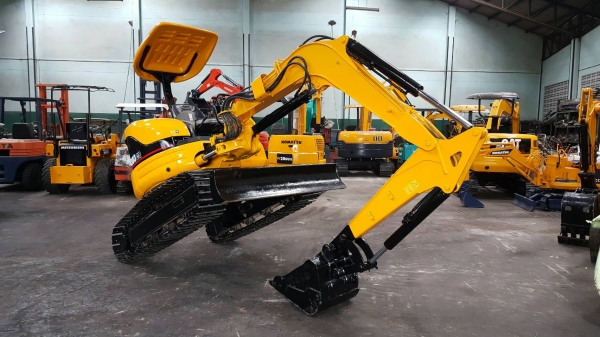 ขาย รถขุด CATERPILLAR รุ่น 303CR มือสองญี่ปุ่น แทรกเหล็ก สวยพร้อมใช้งาน ทำงานดี ทุกระบบ  มือถือ/LINE ID : 0818753444