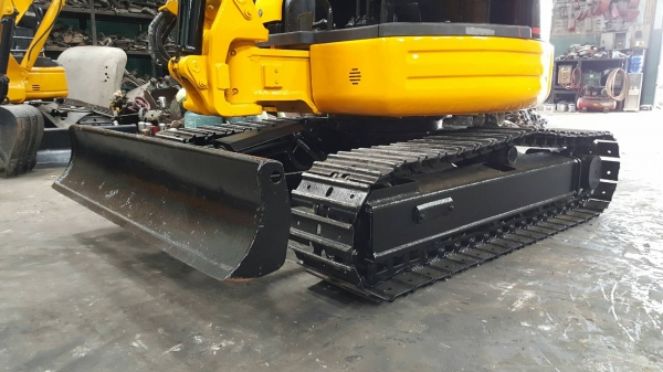 ขาย รถขุด CATERPILLAR รุ่น 303CR มือสองญี่ปุ่น แทรกเหล็ก สวยพร้อมใช้งาน ทำงานดี ทุกระบบ  มือถือ/LINE ID : 0818753444