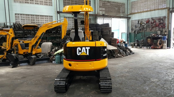 ขาย รถขุด CATERPILLAR รุ่น 303CR มือสองญี่ปุ่น แทรกเหล็ก สวยพร้อมใช้งาน ทำงานดี ทุกระบบ  มือถือ/LINE ID : 0818753444