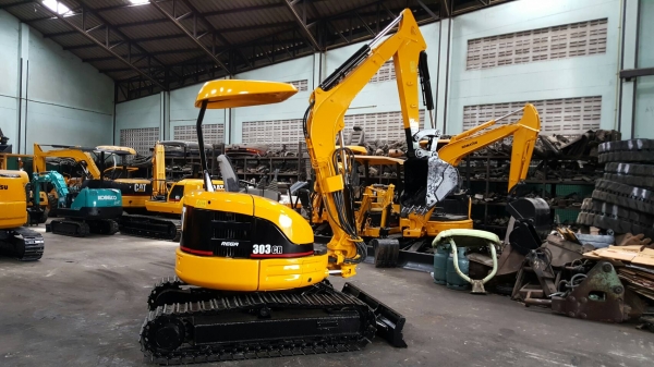 ขาย รถขุด CATERPILLAR รุ่น 303CR มือสองญี่ปุ่น แทรกเหล็ก สวยพร้อมใช้งาน ทำงานดี ทุกระบบ  มือถือ/LINE ID : 0818753444