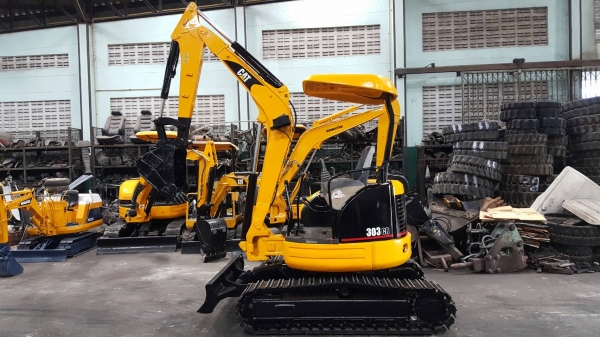 ขาย รถขุด CATERPILLAR รุ่น 303CR มือสองญี่ปุ่น แทรกเหล็ก สวยพร้อมใช้งาน ทำงานดี ทุกระบบ  มือถือ/LINE ID : 0818753444