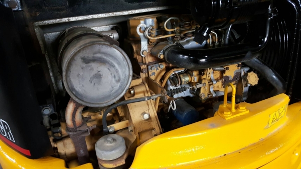 ขาย รถขุด CATERPILLAR รุ่น 303CR มือสองญี่ปุ่น แทรกเหล็ก สวยพร้อมใช้งาน ทำงานดี ทุกระบบ  มือถือ/LINE ID : 0818753444