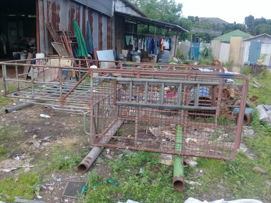 คอกรถใส่รถกระบะบิ๊กเอ็มแค็บ คอกรถใส่รถกระบะบิ๊กเอ็มแค็บ