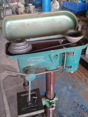 สว่านแท่นคิงพร้อมใช้ เก่าแต่แจ๋ว สว่านแท่นคิงพร้อมใช้ เก่าแต่แจ๋ว