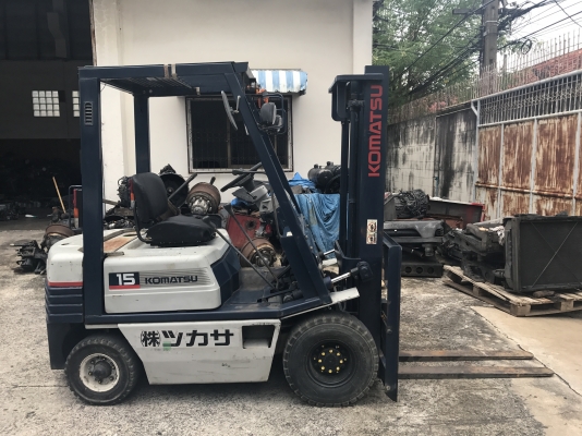ขายรถโฟล์คลิฟท์มือสองสภาพดี KOMATSU รุ่น FD15H-15 เครื่องดีเซล เบาะยางสภาพดี นำเข้าเองจากประเทศญี่ปุ่น 100\% ไม่เคยผ่านการใช้งานในไทย ขายรถโฟล์คลิฟท์มือสองสภาพดี KOMATSU รุ่น FD15H-15 เครื่องดีเซล เบาะยางสภาพดี นำเข้าเองจากประเทศญี่ปุ่น 100\% ไม่เคยผ่านการใช้งานในไทย