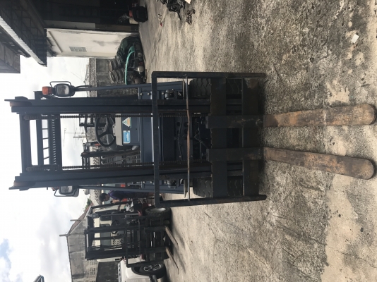 ขายรถโฟล์คลิฟท์มือสองสภาพดี KOMATSU รุ่น FD15H-15 เครื่องดีเซล เบาะยางสภาพดี นำเข้าเองจากประเทศญี่ปุ่น 100\% ไม่เคยผ่านการใช้งานในไทย ขายรถโฟล์คลิฟท์มือสองสภาพดี KOMATSU รุ่น FD15H-15 เครื่องดีเซล เบาะยางสภาพดี นำเข้าเองจากประเทศญี่ปุ่น 100\% ไม่เคยผ่านการใช้งานในไทย