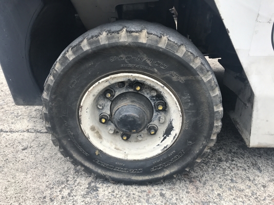 ขายรถโฟล์คลิฟท์มือสองสภาพดี KOMATSU รุ่น FD15H-15 เครื่องดีเซล เบาะยางสภาพดี นำเข้าเองจากประเทศญี่ปุ่น 100\% ไม่เคยผ่านการใช้งานในไทย ขายรถโฟล์คลิฟท์มือสองสภาพดี KOMATSU รุ่น FD15H-15 เครื่องดีเซล เบาะยางสภาพดี นำเข้าเองจากประเทศญี่ปุ่น 100\% ไม่เคยผ่านการใช้งานในไทย