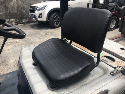 ขายรถโฟล์คลิฟท์มือสองสภาพดี KOMATSU รุ่น FD15H-15 เครื่องดีเซล เบาะยางสภาพดี นำเข้าเองจากประเทศญี่ปุ่น  100\% ไม่เคยผ่านการใช้งานในไทย