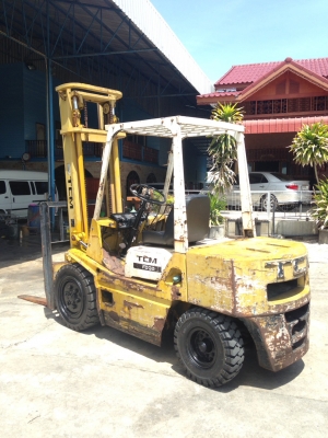 ขายรถโฟร์คลิฟท์ยี่ห้อTCM3ตันเสาสูง4เมตร