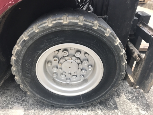 ขายรถโฟล์คลิฟท์มือสองสภาพดีเยี่ยม TOYOTA รุ่น 7FD25 เครื่องดีเซล เบาะยางสภาพสวย สามารถสไลด์งาออโต้ !! นำเข้าเองจากประเทศญี่ปุ่น 100\% ไม่เคยผ่านการใช้งานในไทยเลย