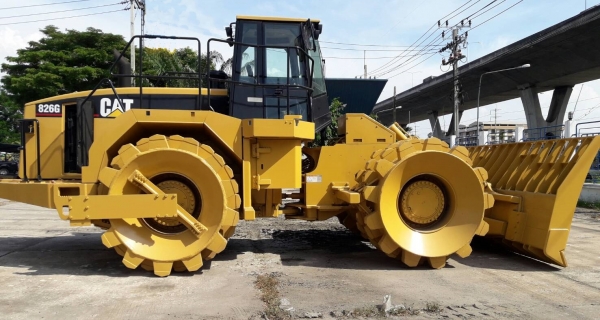 CATERPILLAR 826 G  รถดันดิน ดันขยะ